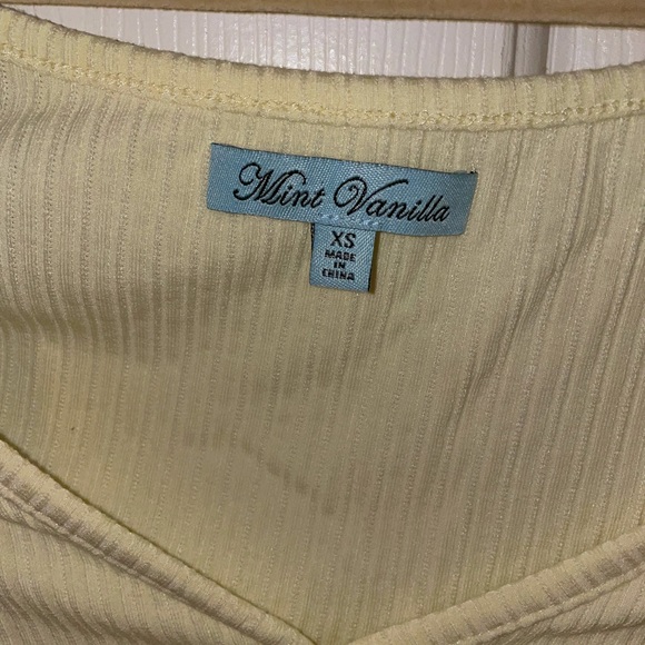 Yellow crop top - Picture 3 of 3